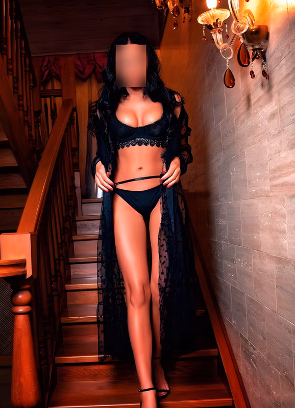 Emilia Tantra